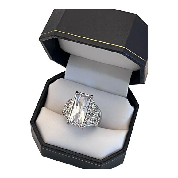 Cocktail Ring Size 9 Cubic Zirconia Pave Accents Silver Tone Engagement 2T - Picture 6 of 6